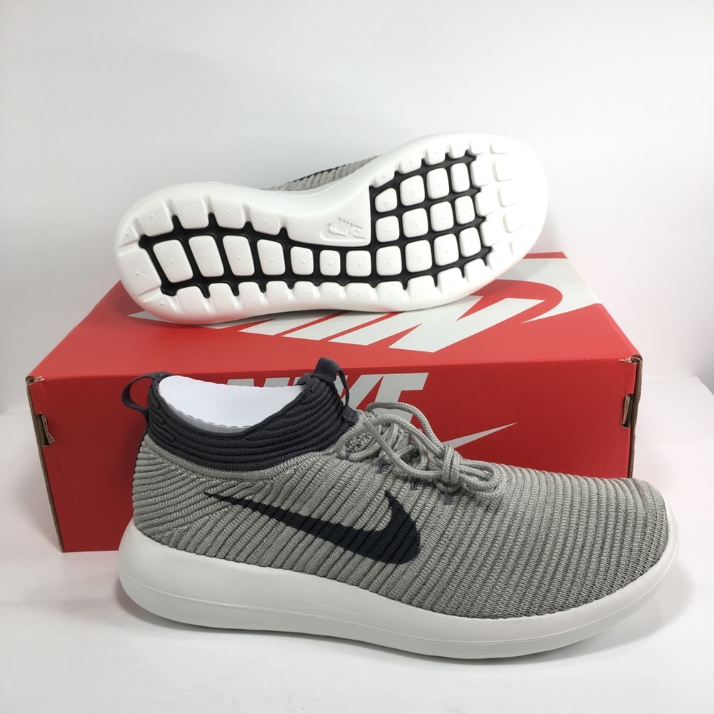 Nike women’s Roshe two Flyknit v2 Gray Run Jog wal